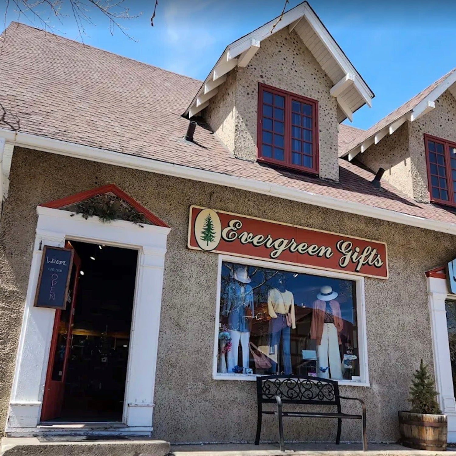 Evergreen Boutique in Waterton Lakes National Park